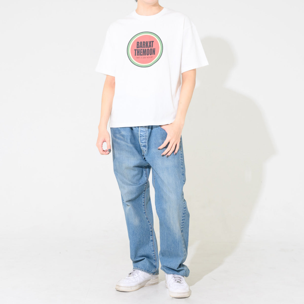 circle logo T-shirt