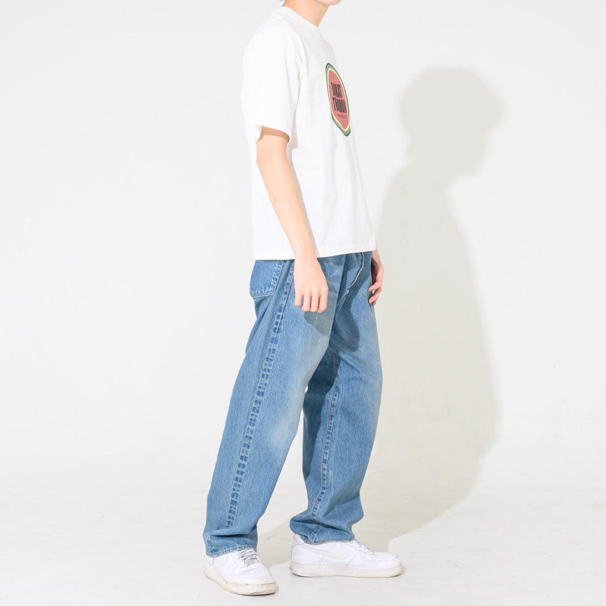 circle logo T-shirt