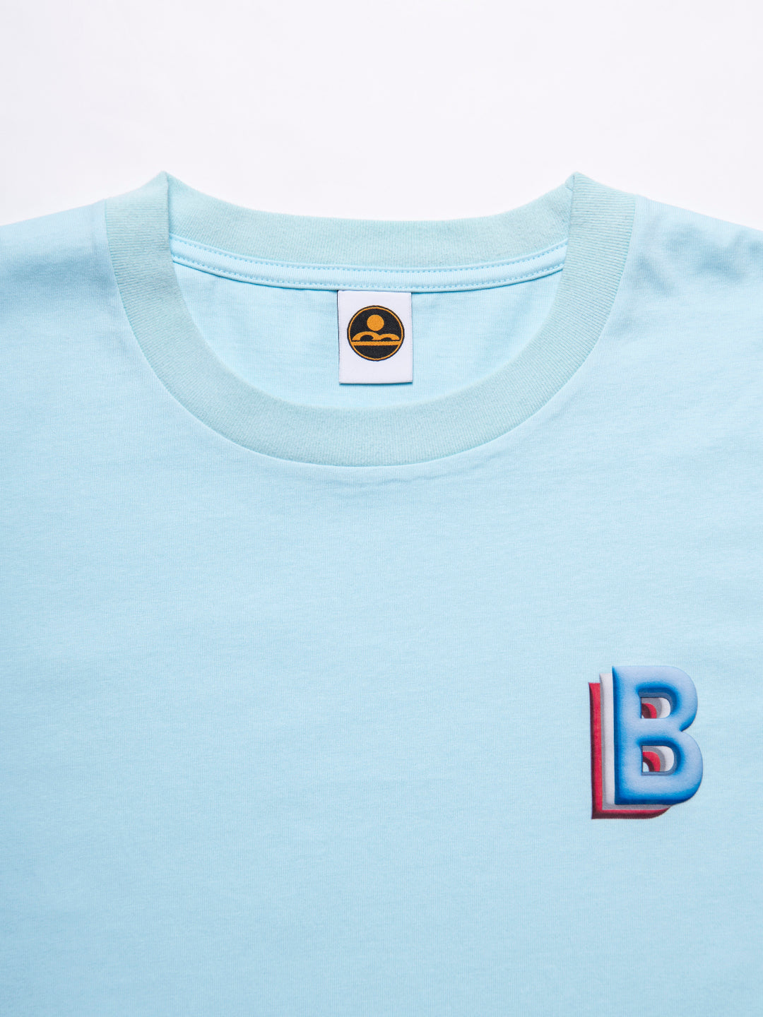 B logo design T-shirt