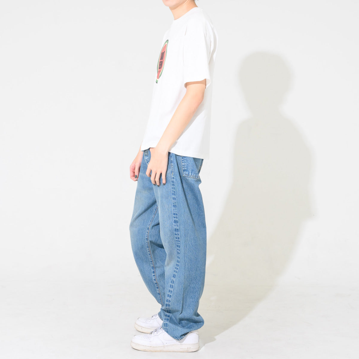 circle logo T-shirt