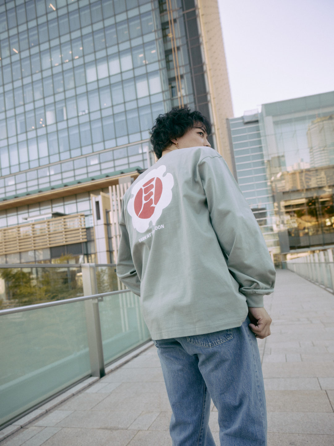 moon logo long sleeve tee