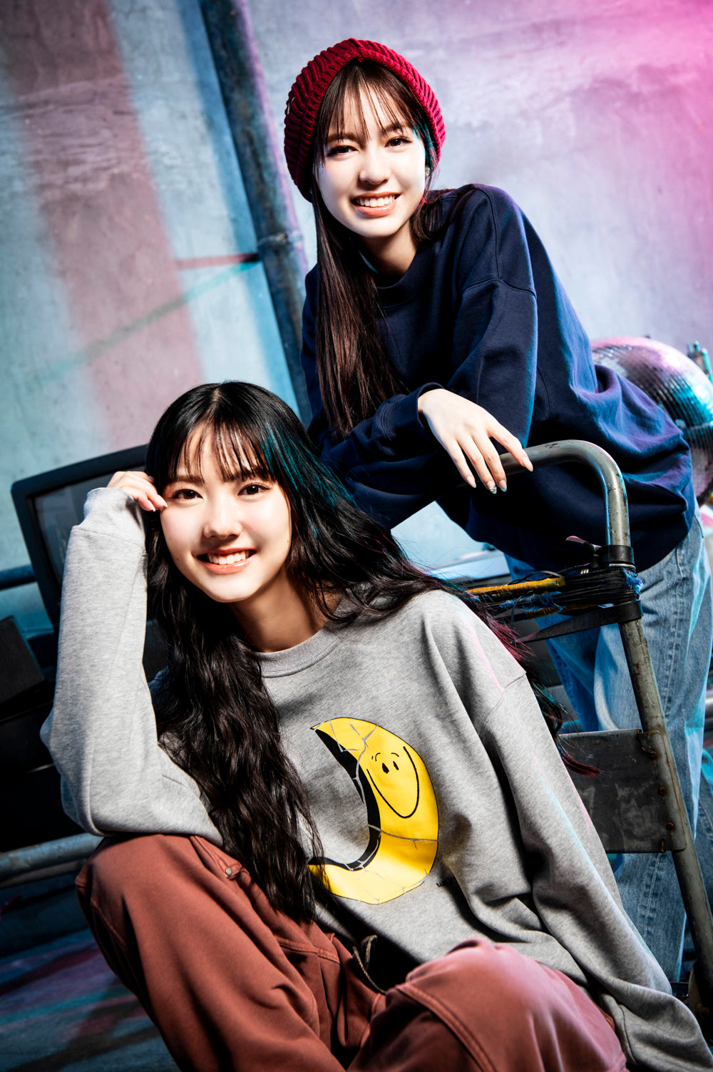 moon sweat shirts