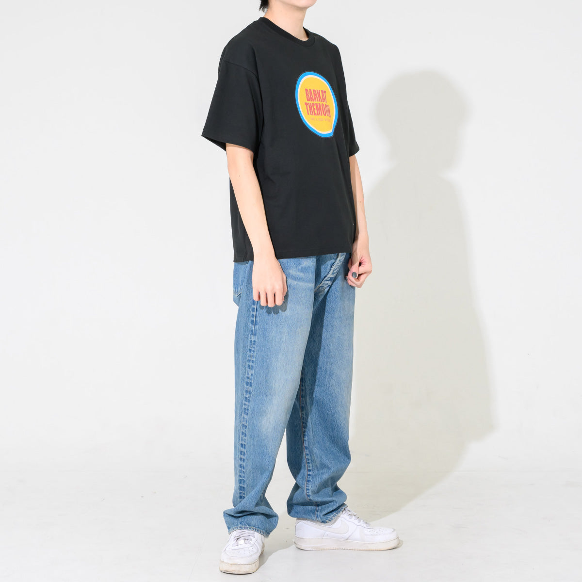 circle logo T-shirt