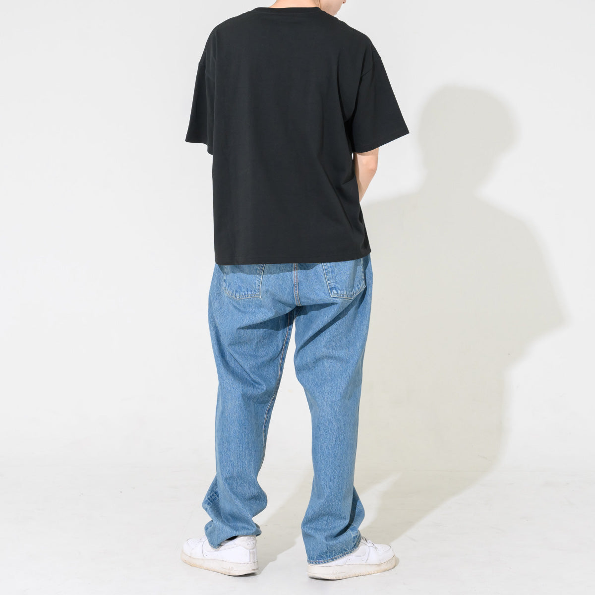 circle logo T-shirt