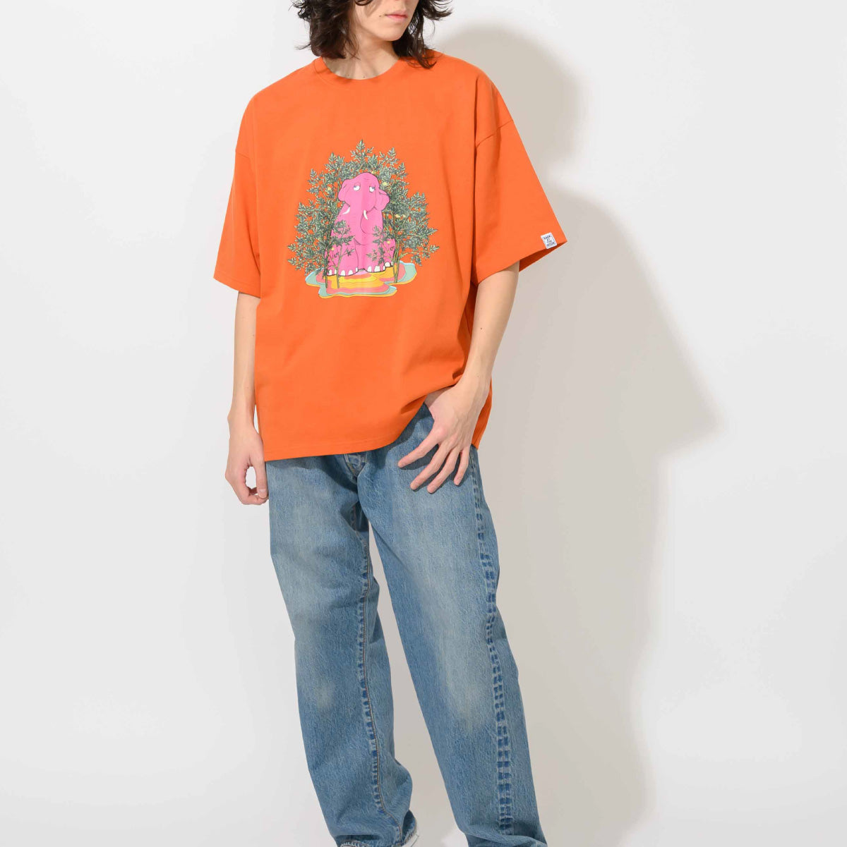 pink elephant_T-shirt