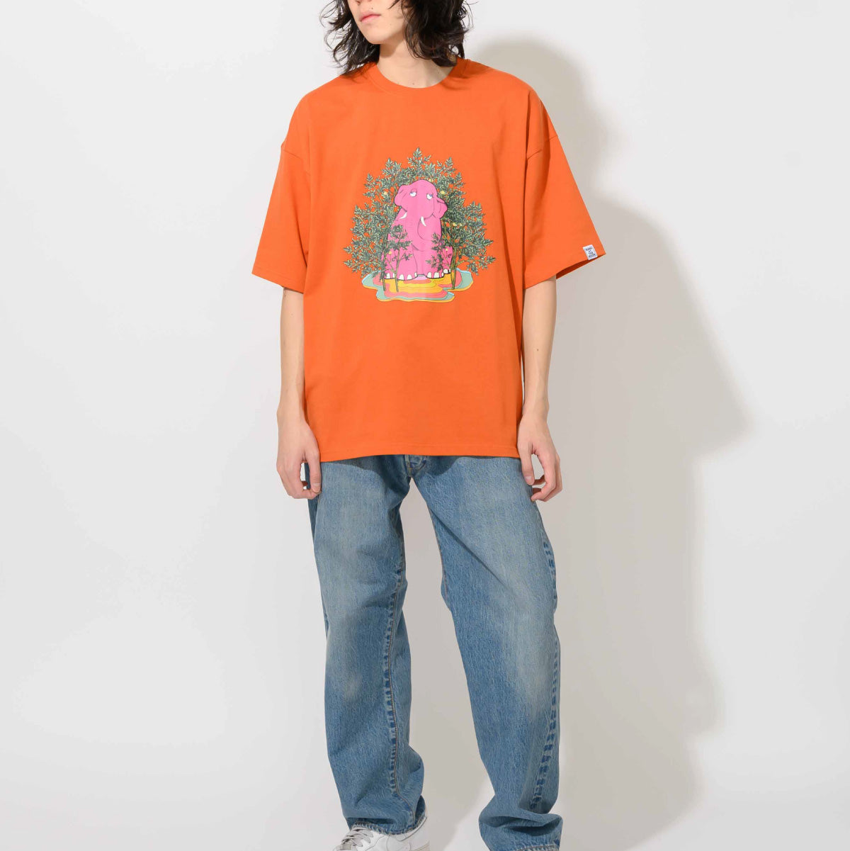 pink elephant_T-shirt