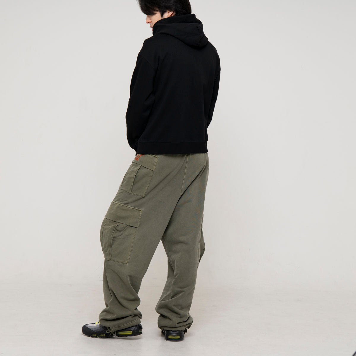 YEET logo sweat pants