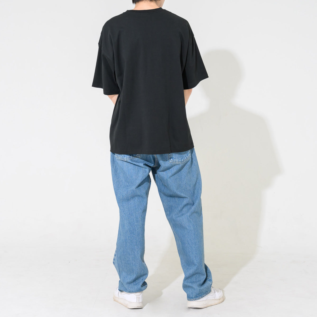 circle logo T-shirt