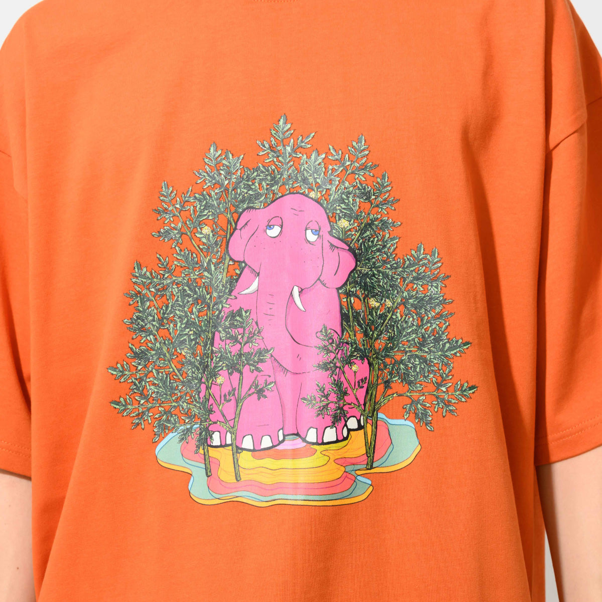 pink elephant_T-shirt