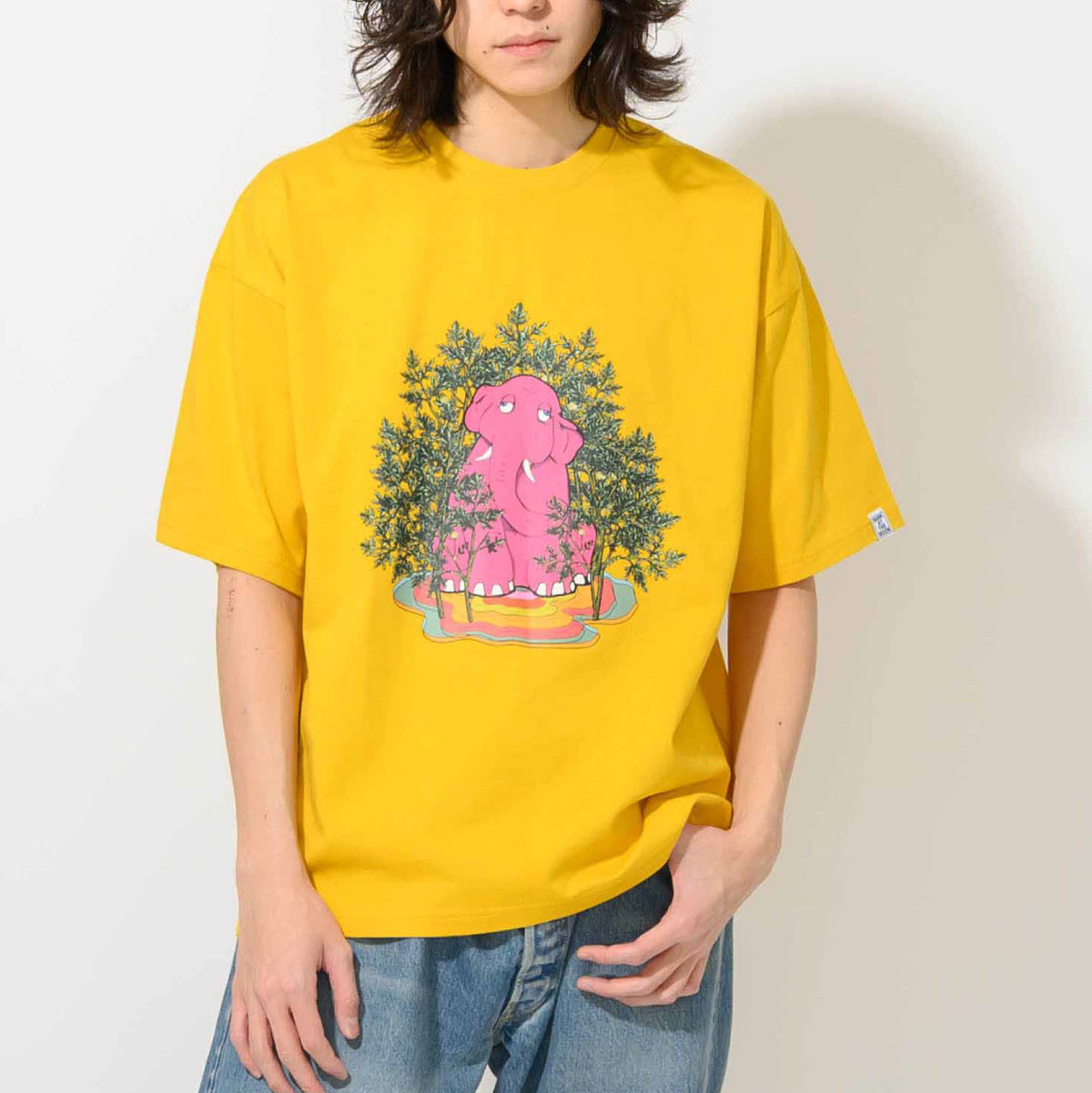 pink elephant_T-shirt