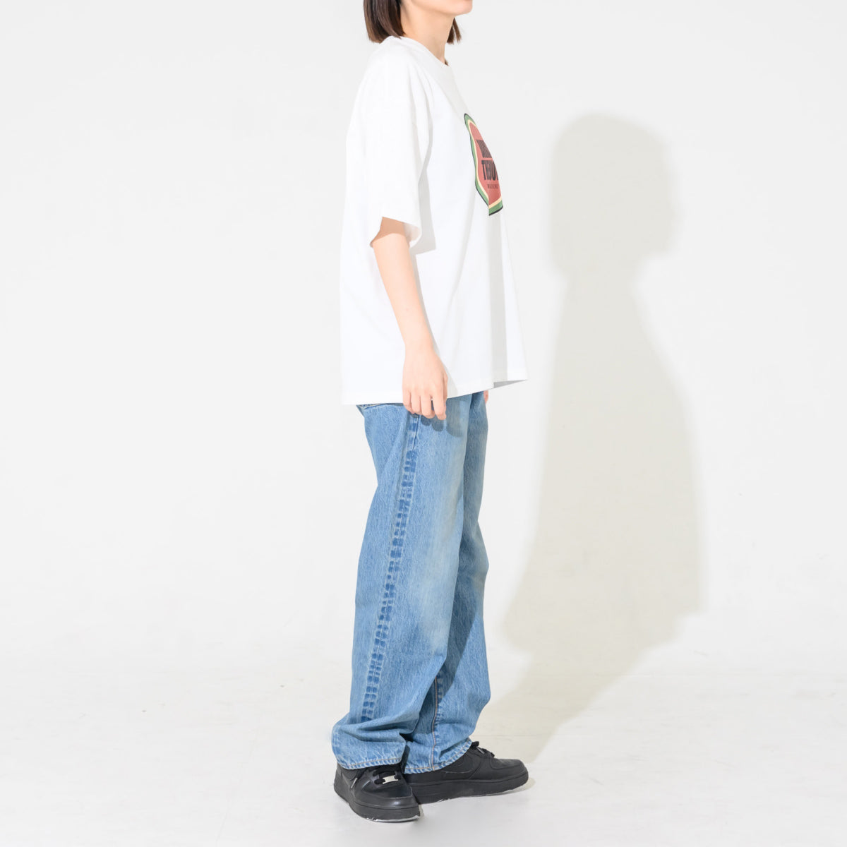 circle logo T-shirt