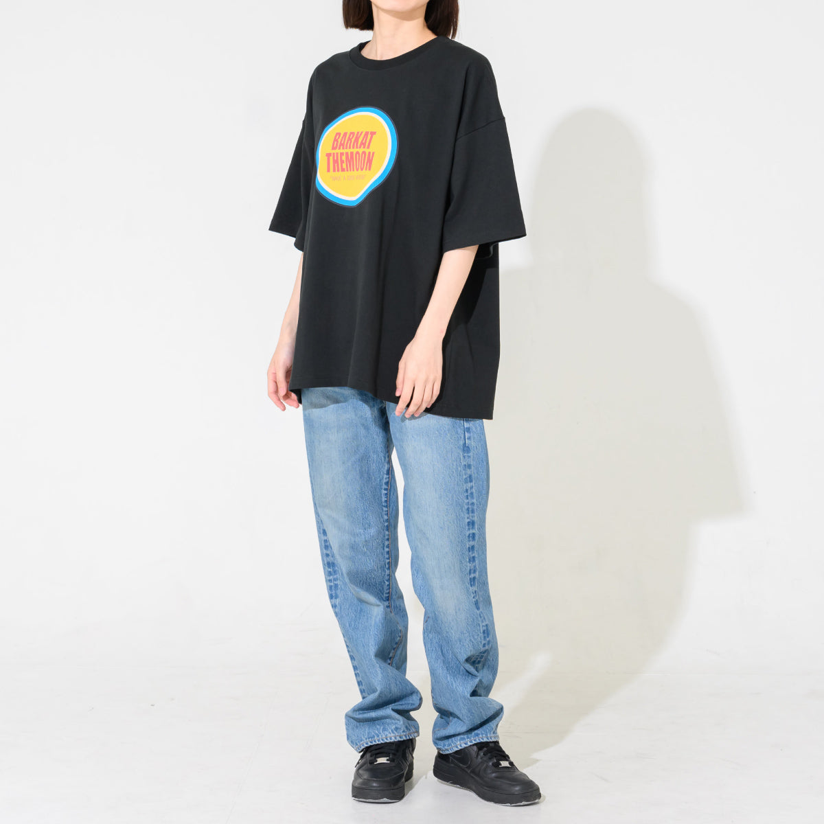 circle logo T-shirt