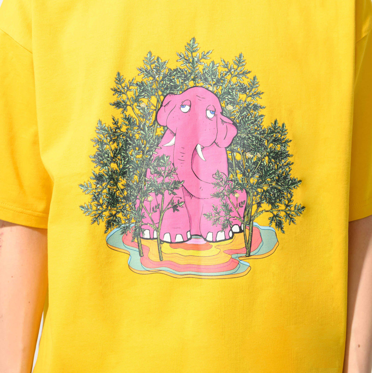 pink elephant_T-shirt