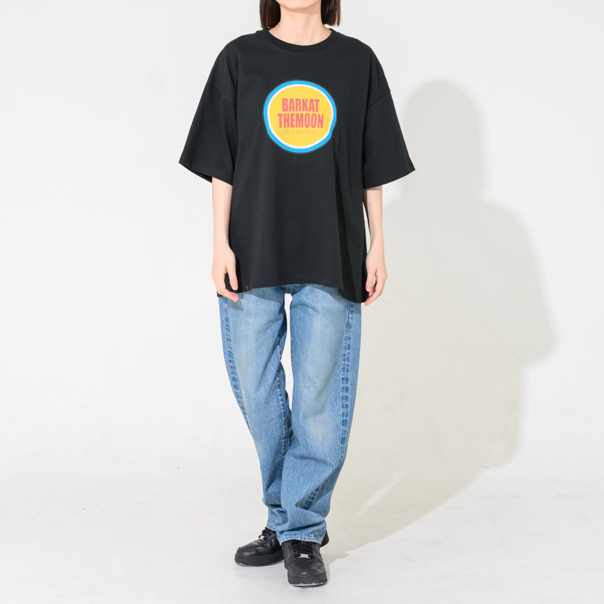 circle logo T-shirt