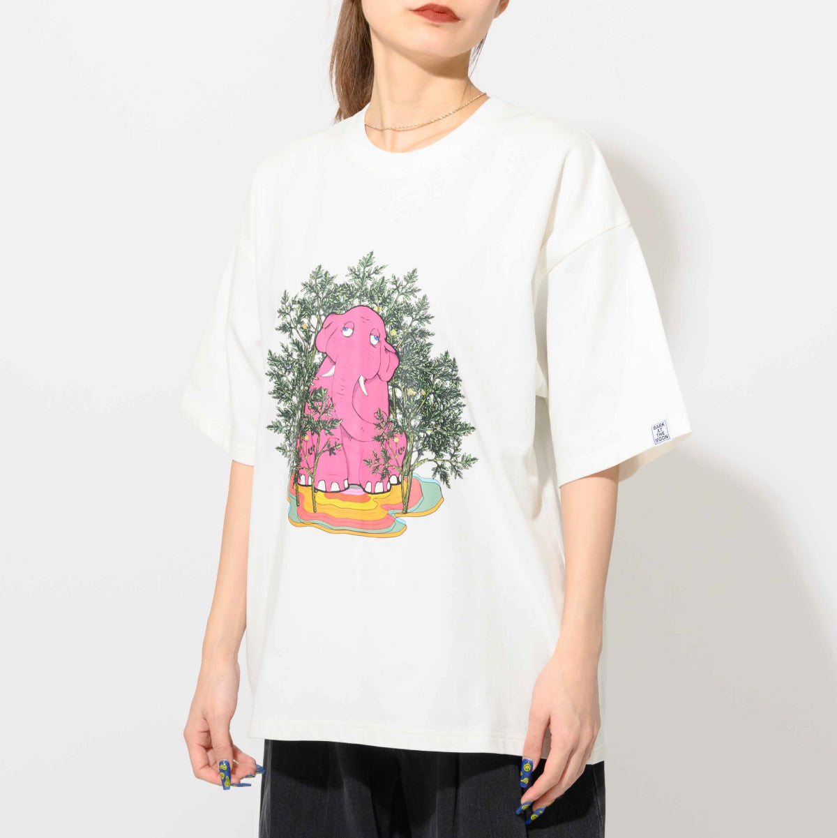 pink elephant_T-shirt