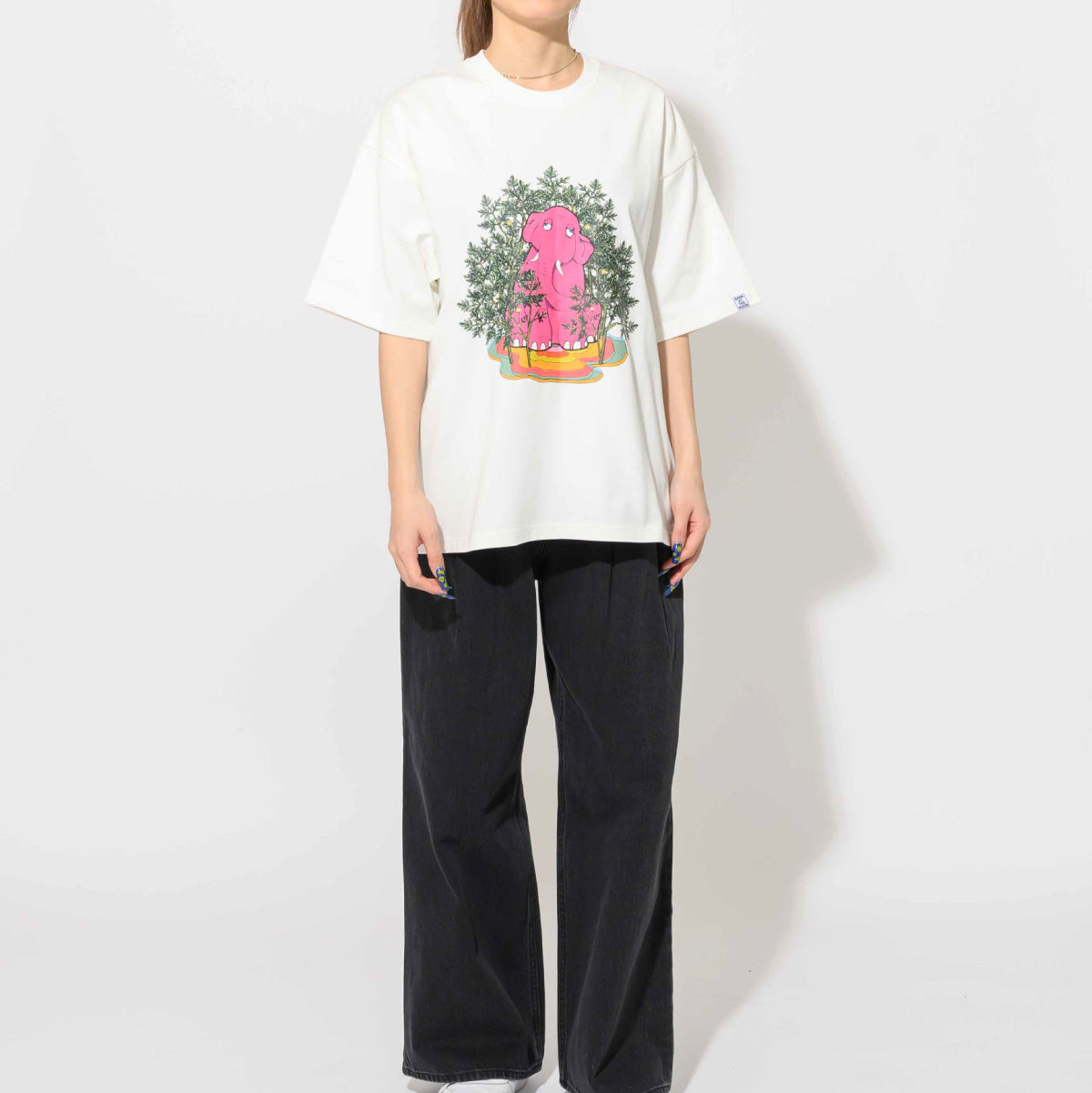 pink elephant_T-shirt