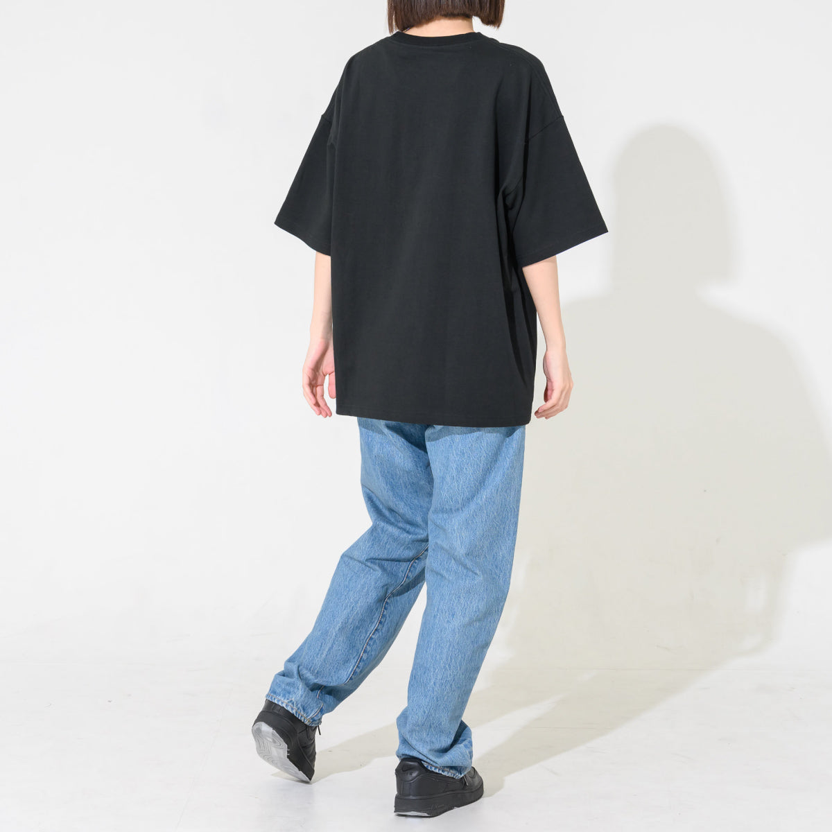 circle logo T-shirt
