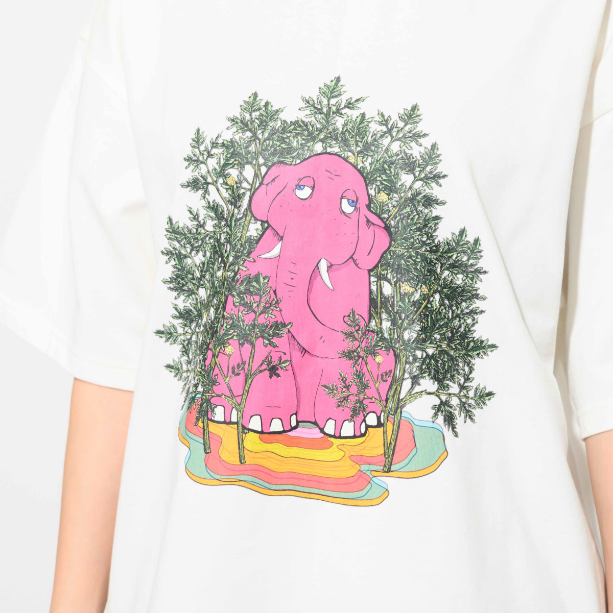 pink elephant_T-shirt