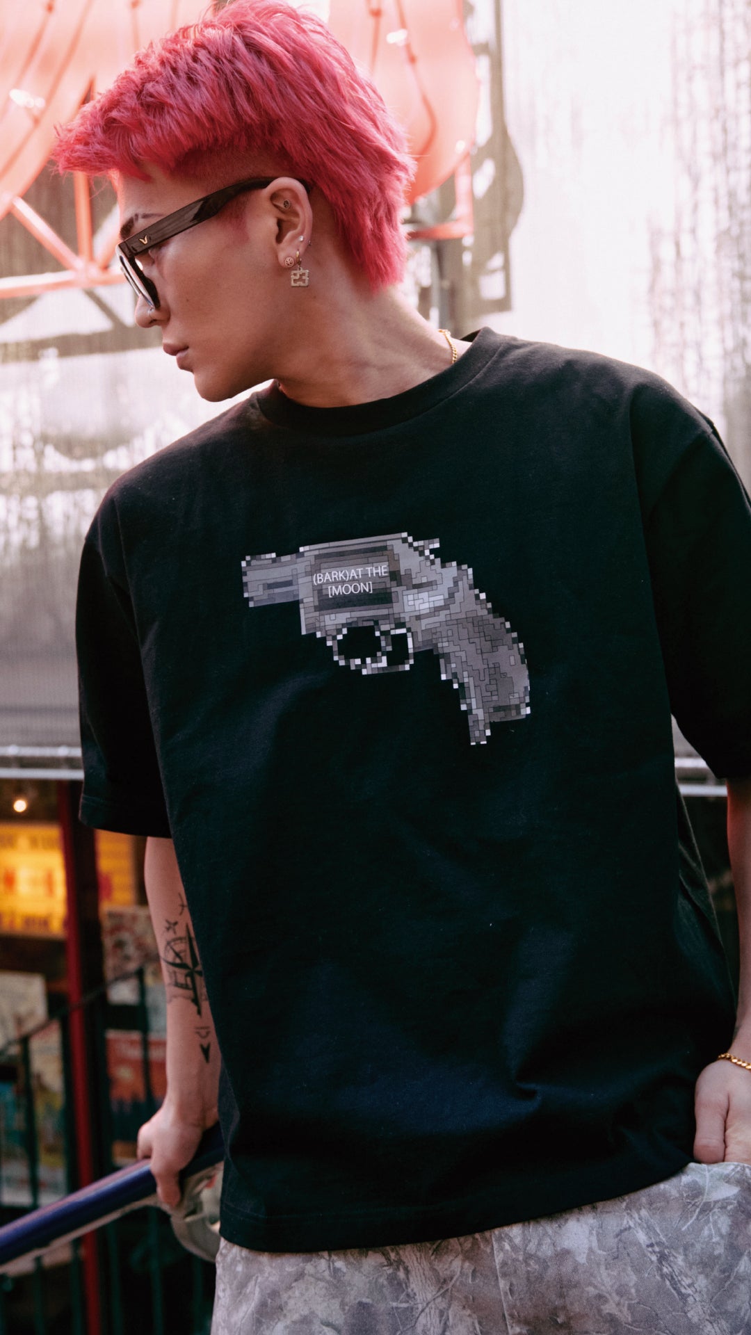 gun T-shirt