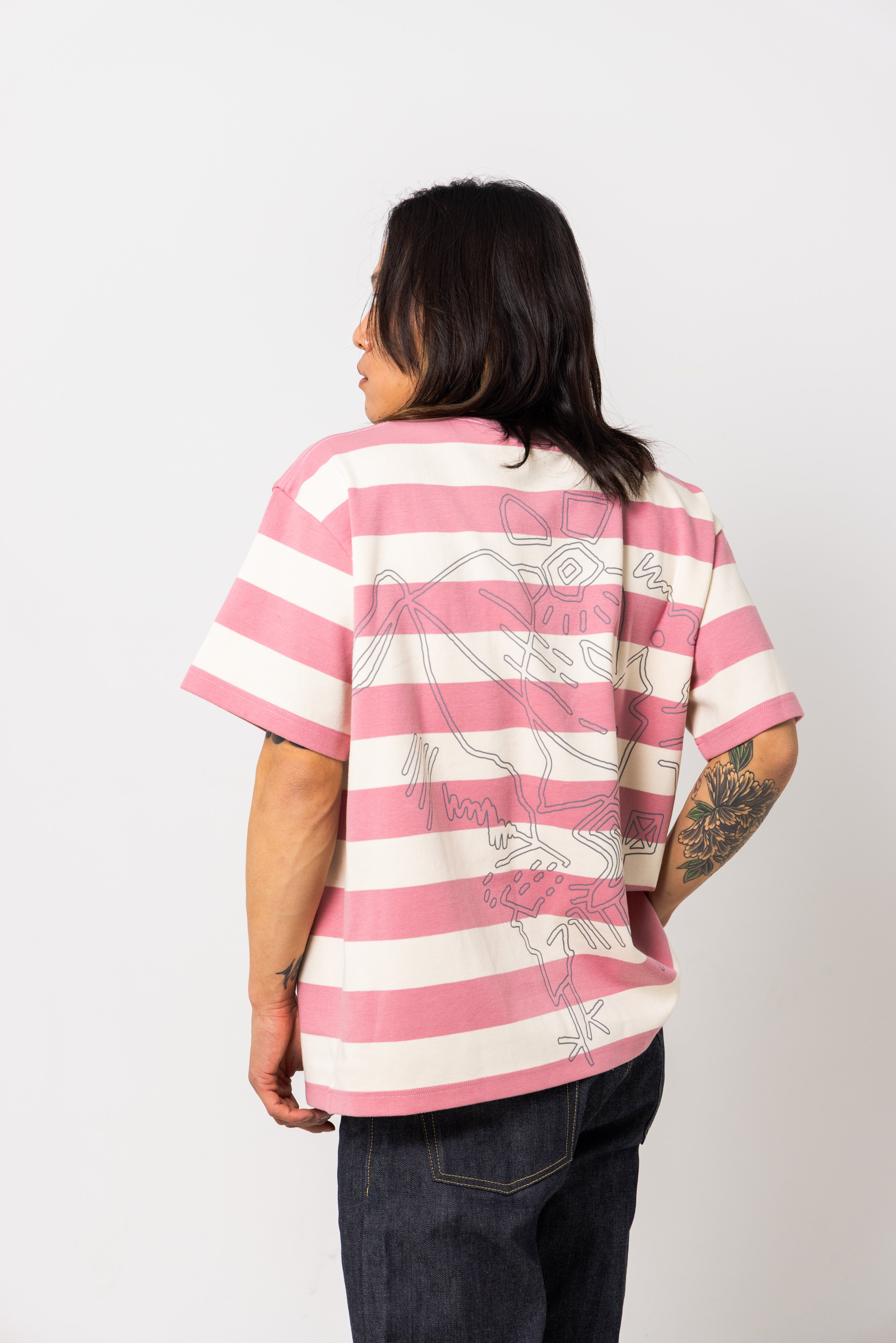 Border pattern T-shirt