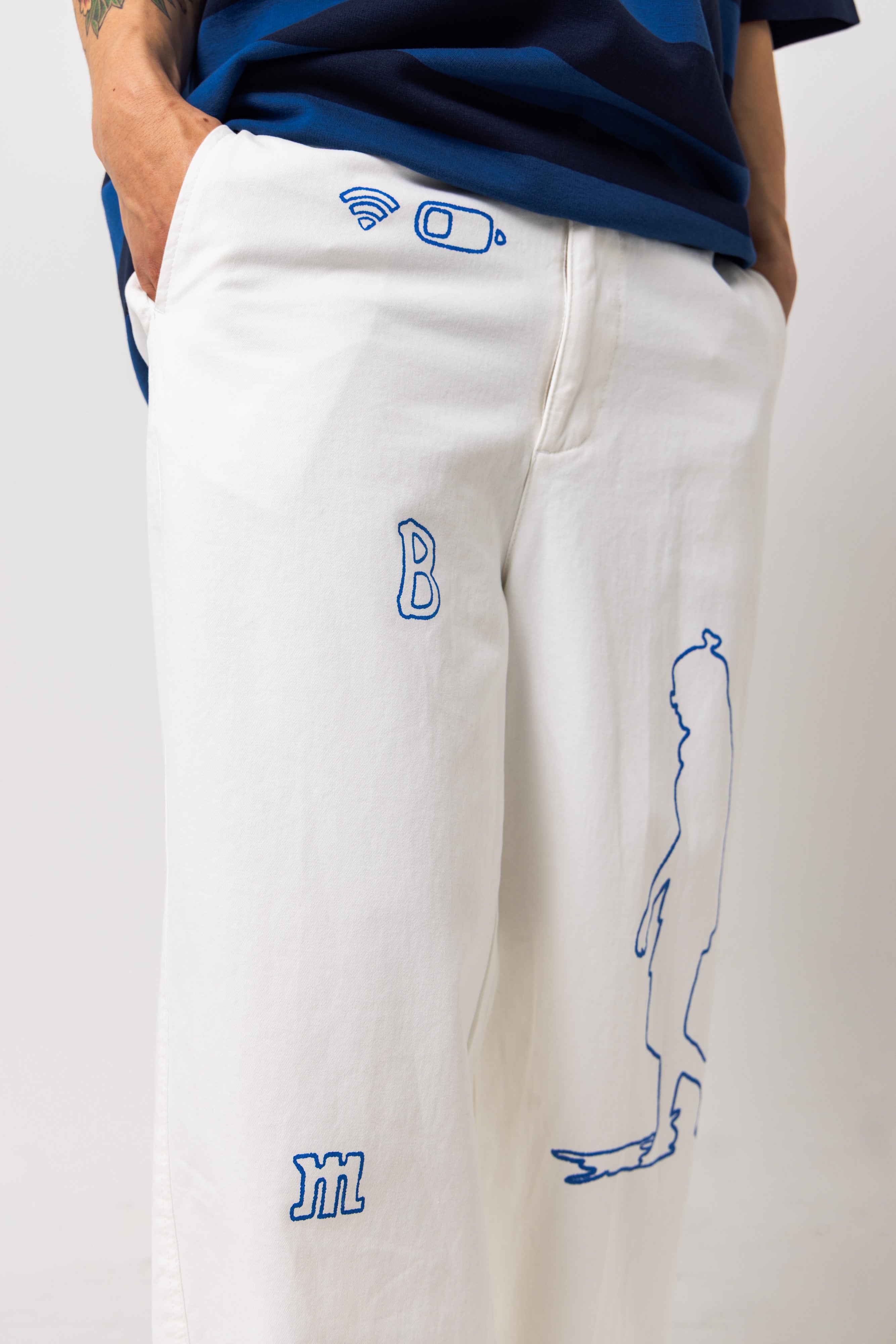Summer goes pants