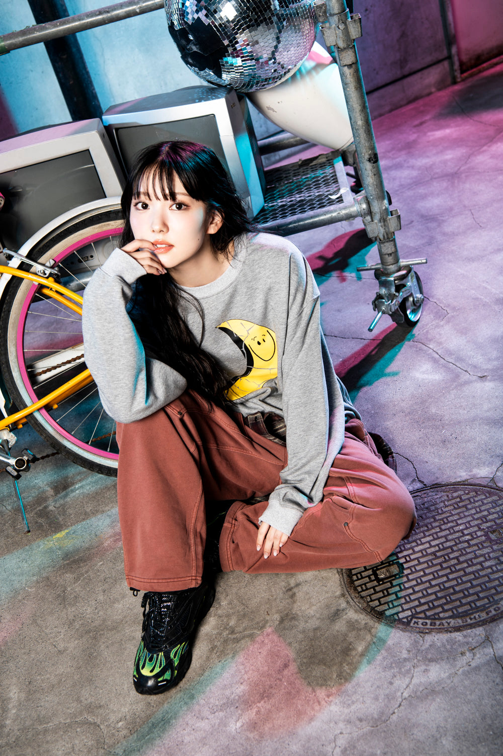 moon sweat shirts