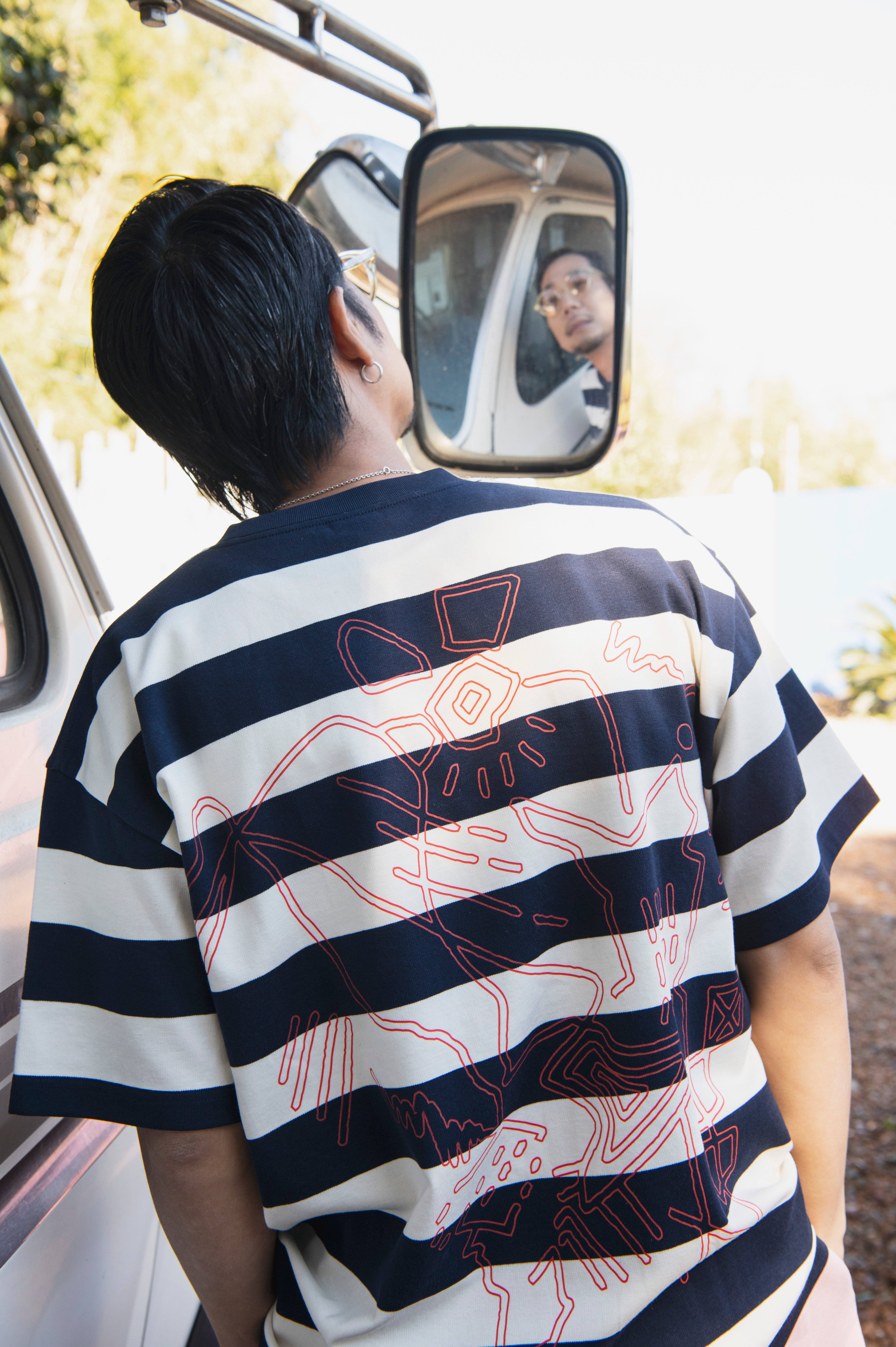 Border pattern T-shirt