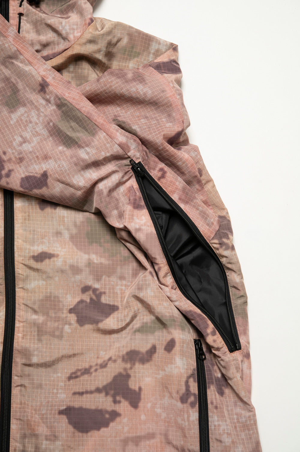 <予約>MULTI PATTERN MOUNTAIN PARKA