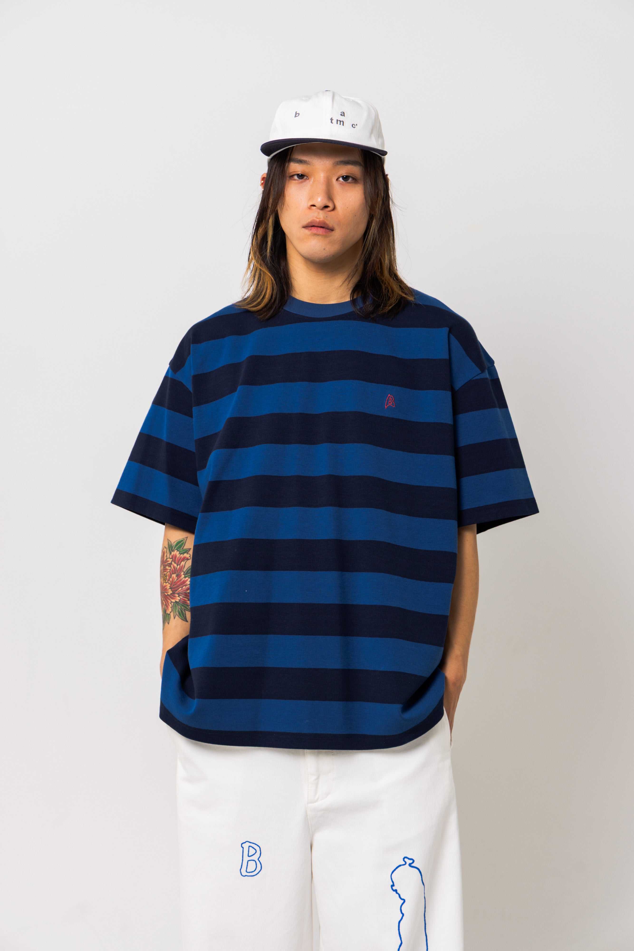 Border pattern T-shirt