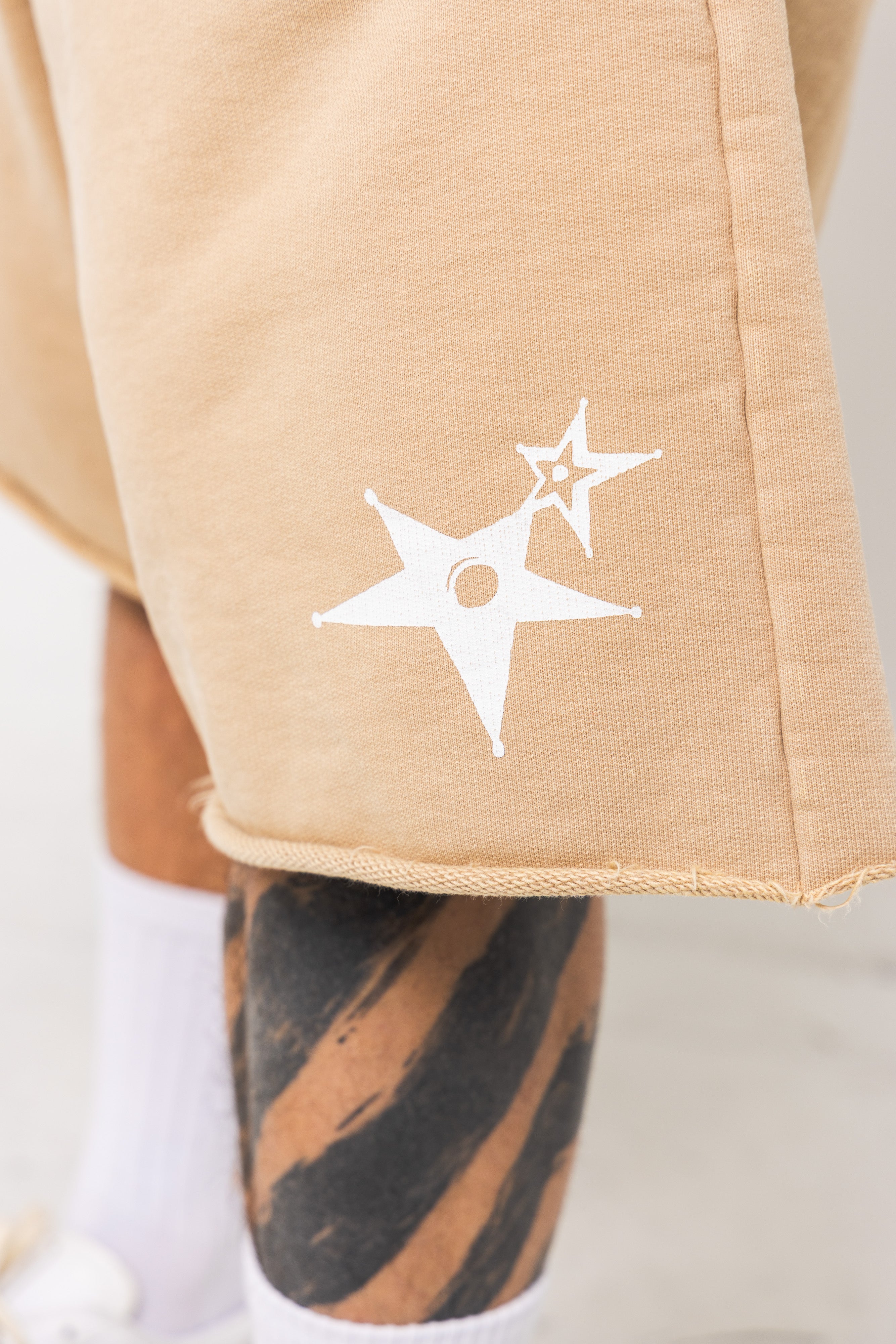 Powder processed sweat half pants