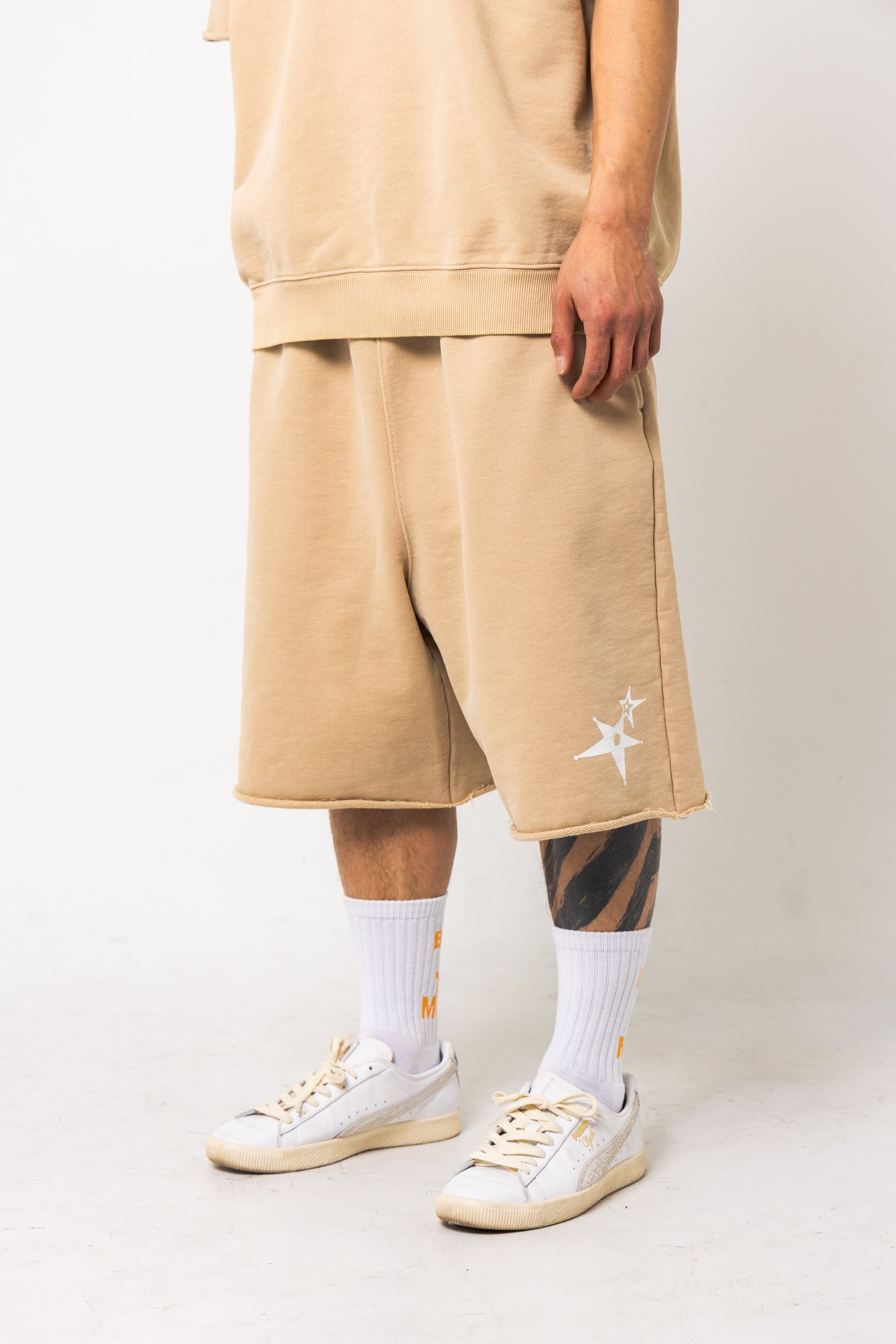 Powder processed sweat half pants
